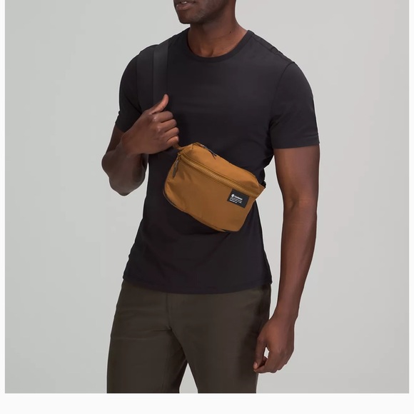 Lululemon Clean Lines Belt Bag - Picture 3 of 10